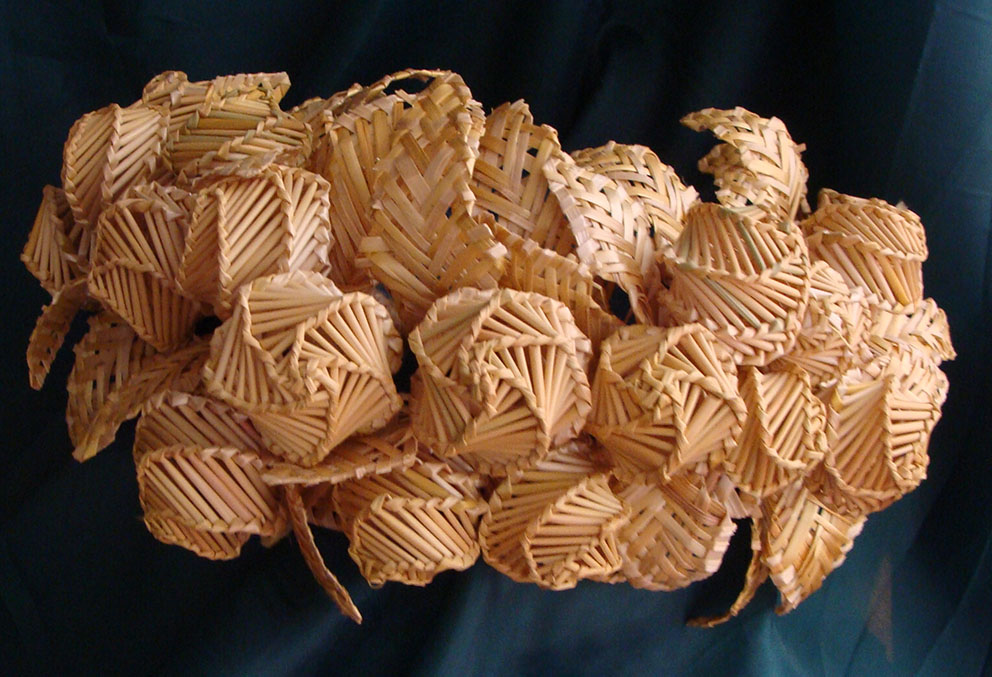 «Вінок». 2017. Солома, плетіння